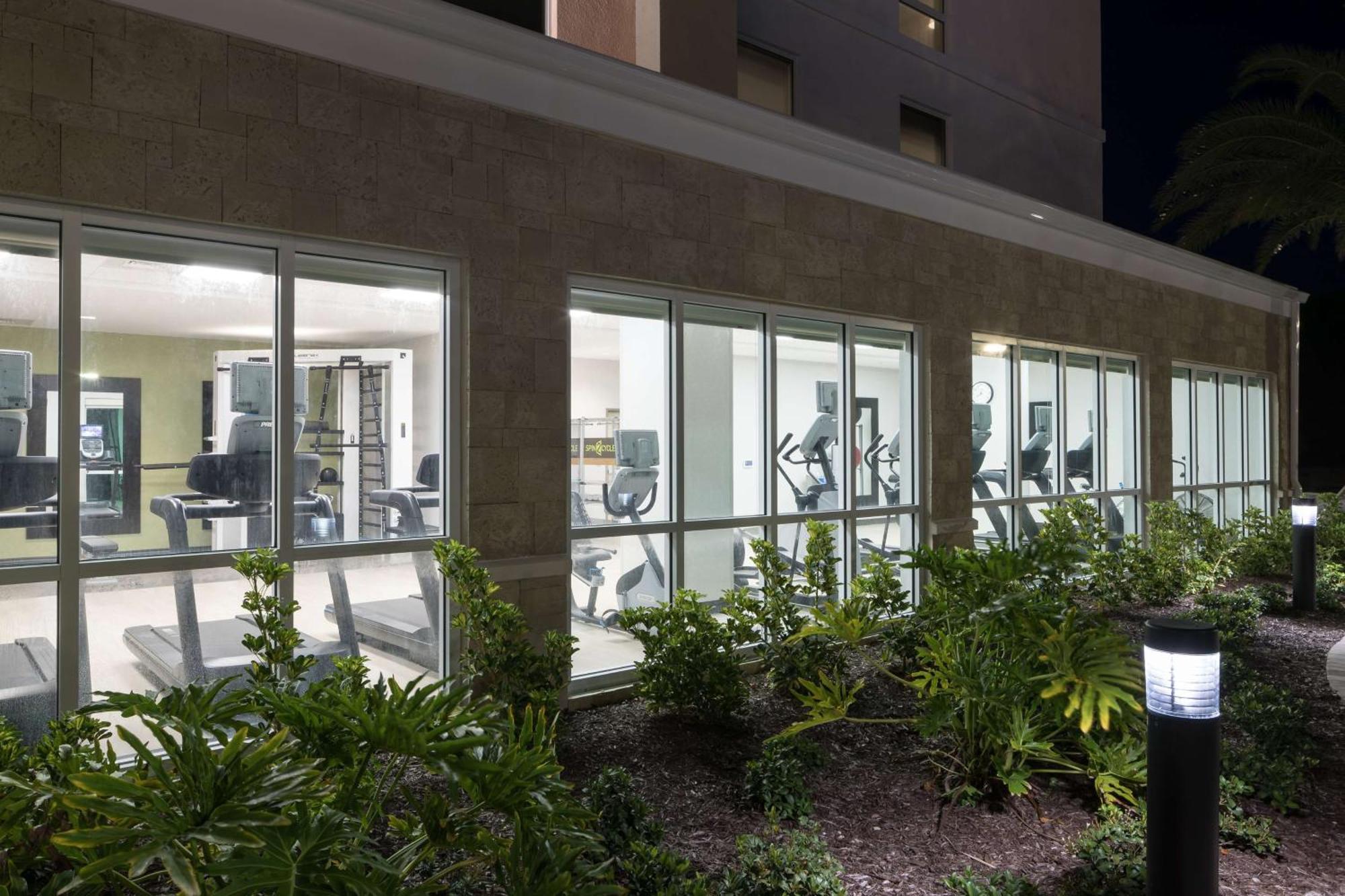 Home2 Suites By Hilton Cape Canaveral Cruise Port Buitenkant foto