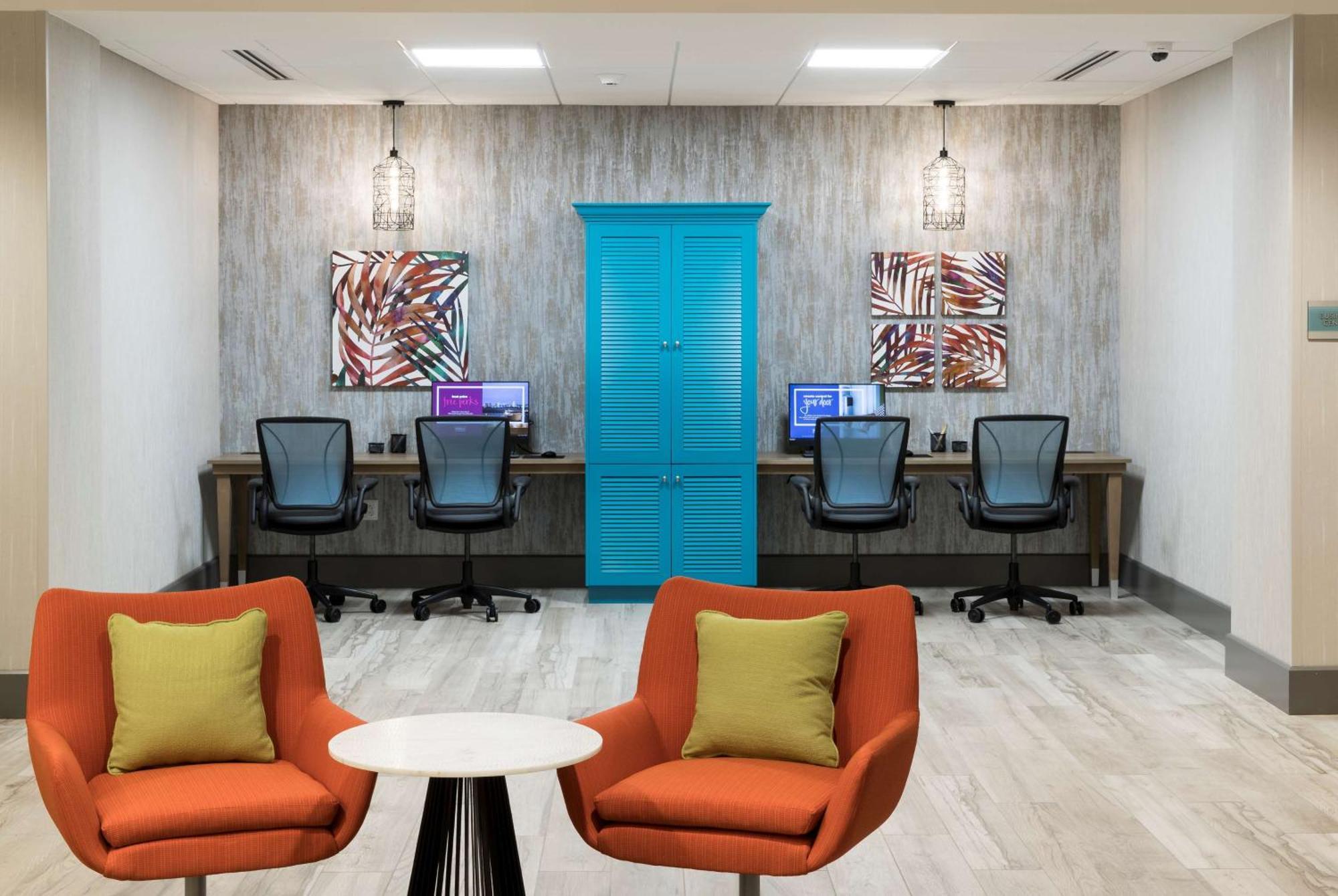 Home2 Suites By Hilton Cape Canaveral Cruise Port Buitenkant foto