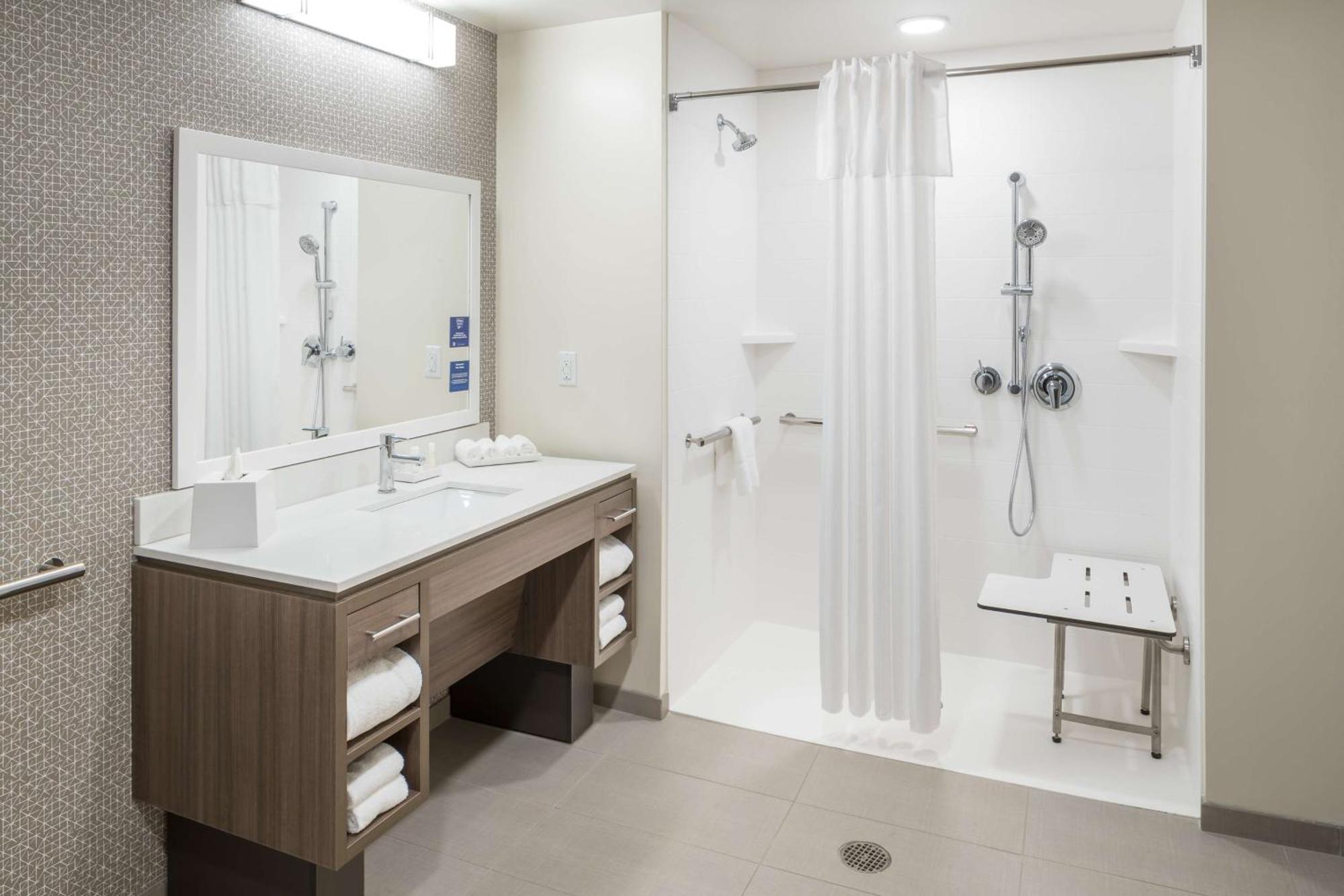 Home2 Suites By Hilton Cape Canaveral Cruise Port Buitenkant foto