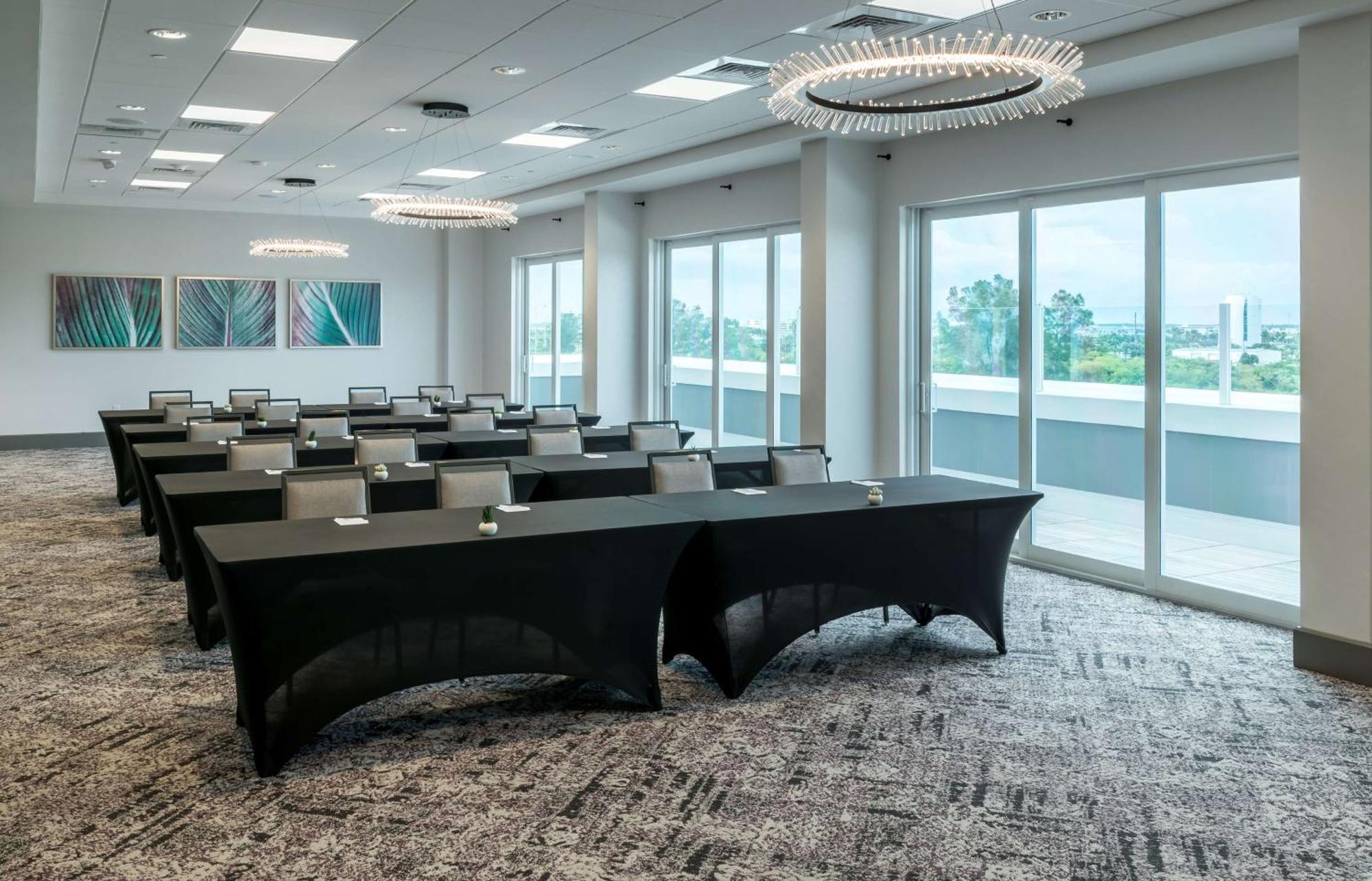 Home2 Suites By Hilton Cape Canaveral Cruise Port Buitenkant foto