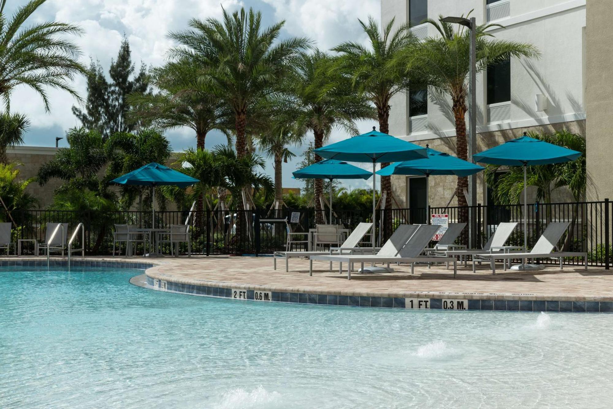 Home2 Suites By Hilton Cape Canaveral Cruise Port Buitenkant foto