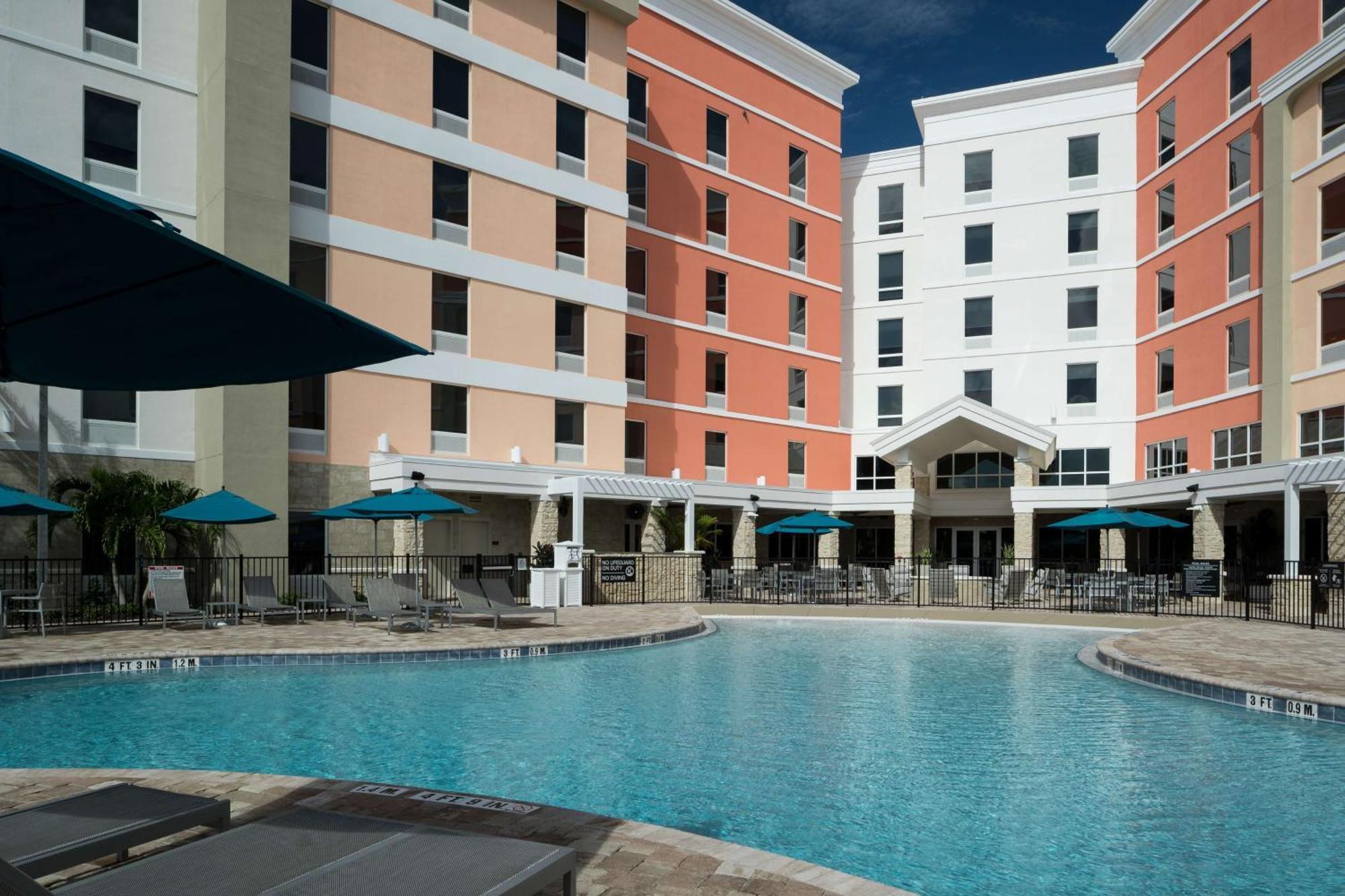 Home2 Suites By Hilton Cape Canaveral Cruise Port Buitenkant foto
